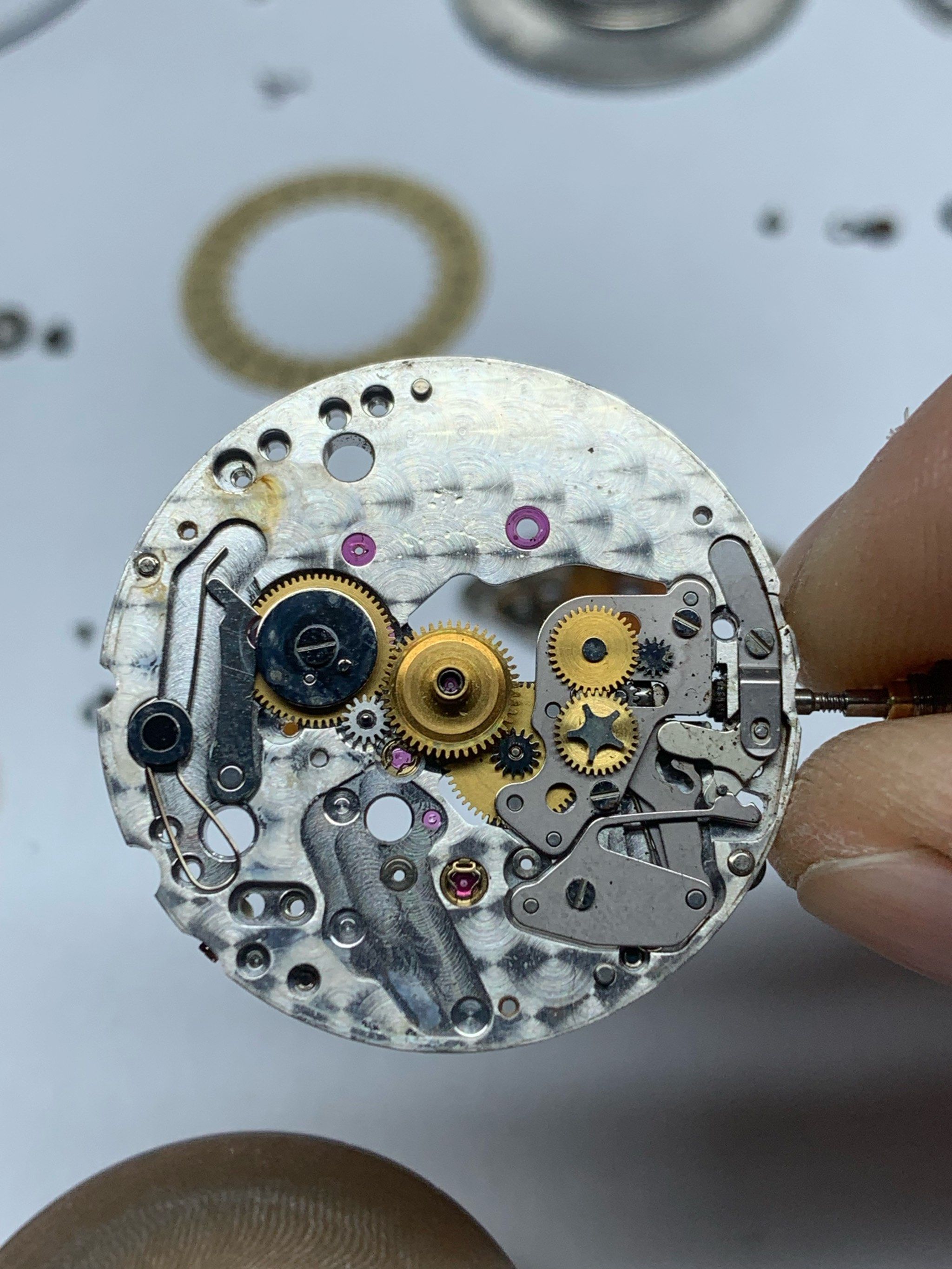 宝叶激光—激光切割在钟表行业的应用